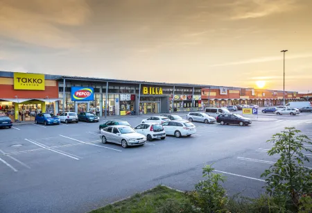 Copy-retail park foto of Hanky King (Parada Ceska Lipa).jpg