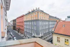 Kancelář - Politických vězňů 10 (Newton House) - Praha 1 (3)