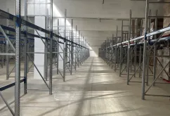 Skladový prostor - CHARVATCE - dostupné haly o 1 500 m2 - Podbradec (2)
