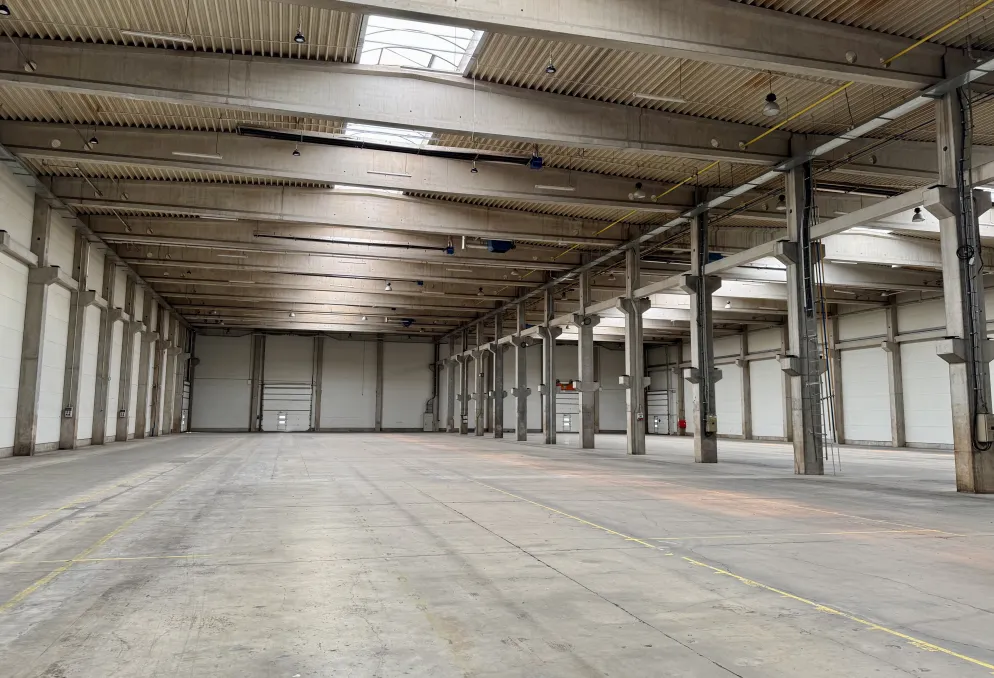 Skladový prostor - KOLÍN - 7 600 m2 k dispozici dle dohody - Nebovidy
