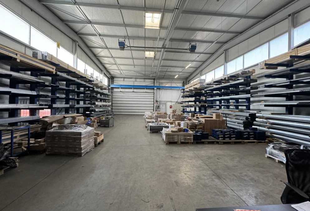 Skladový prostor - CHOMUTOV - 4500 m2 hala k pronájmu nebo ke koupi - výroba/sklad - Chomutov (4)