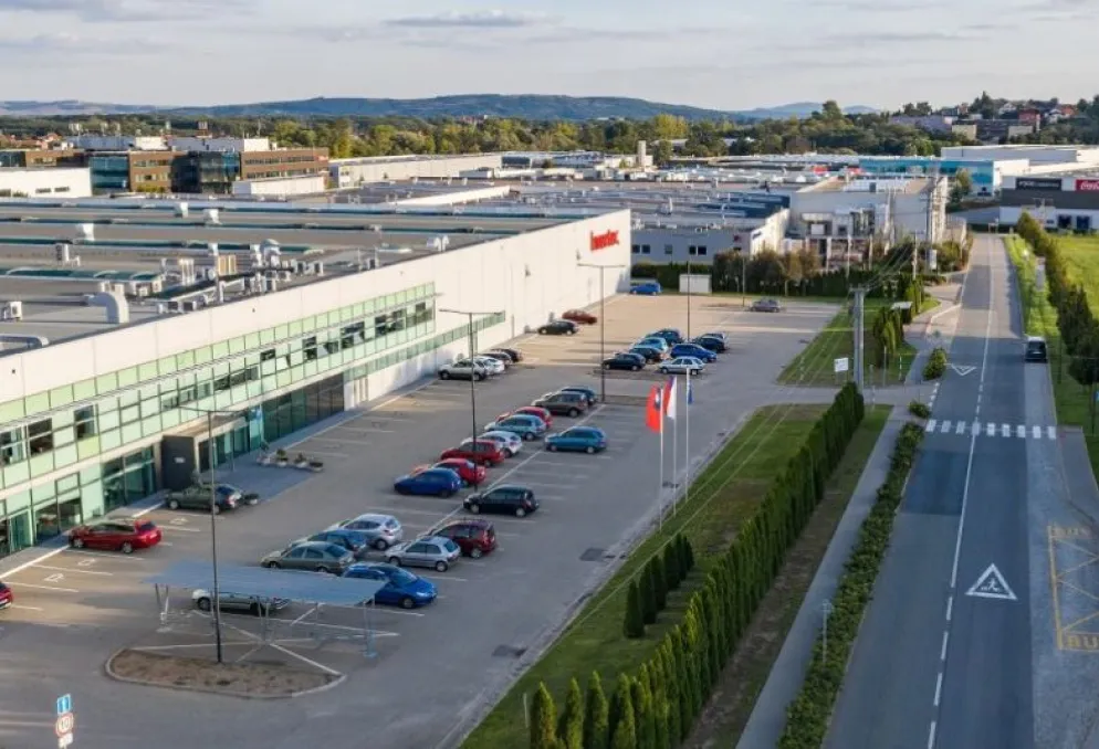 Skladový prostor - BRNO - skladové prostory jednotky od 1 200 m2 - Modřice (1)