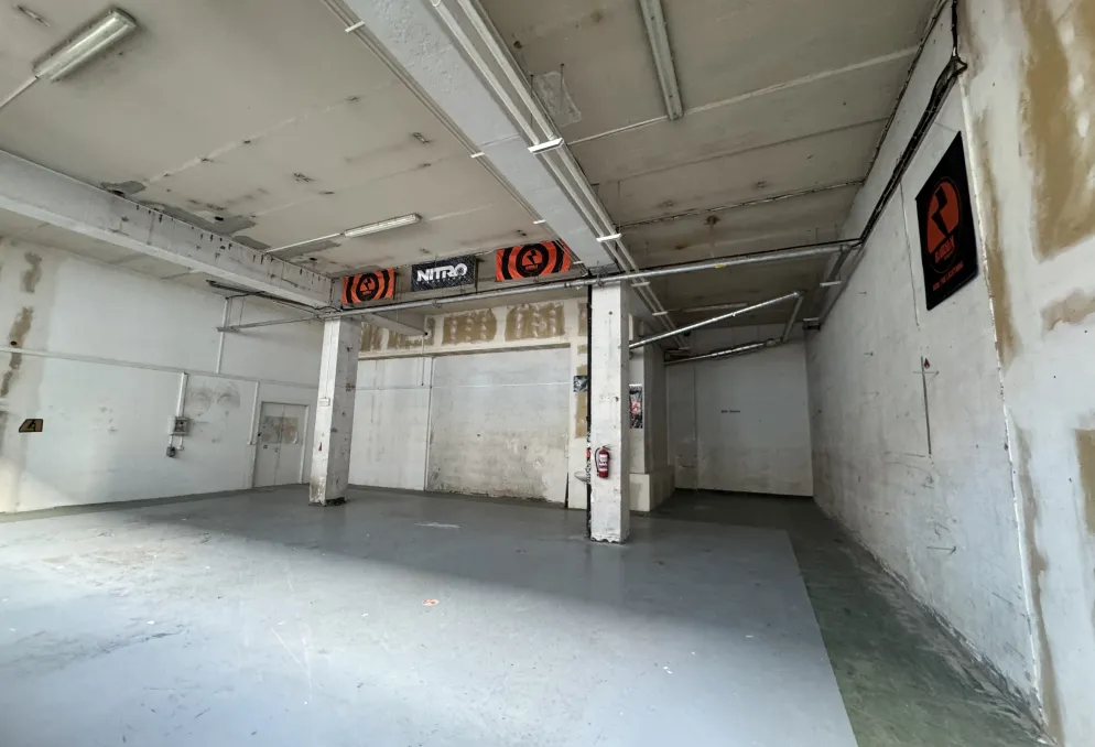 Skladový prostor - Skladové prostory - JANKOVCOVA - prostor 240 m2 - Holešovice (1)