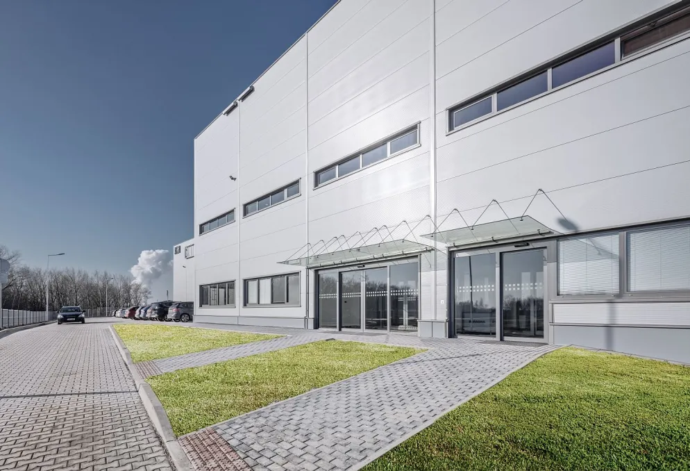 Skladový prostor - CHOMUTOV - dostupná hala 5 000 m2 - Spořice (3)