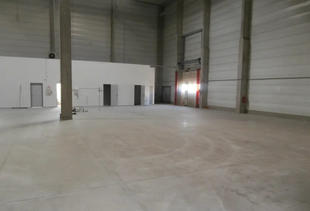 Skladový prostor - OSTRAVA - volná jednotka 610 m2 ihned k dispozici - Přívoz (1)