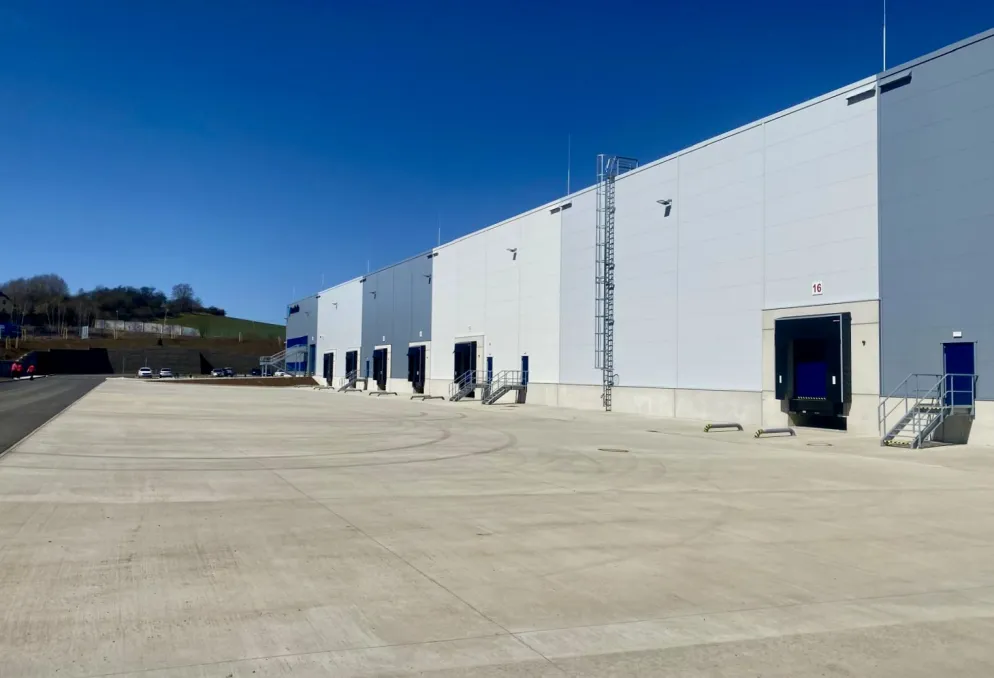 Skladový prostor - OSTROV - k pronájmu 4 700 m2 - Dolní Žďár (1)