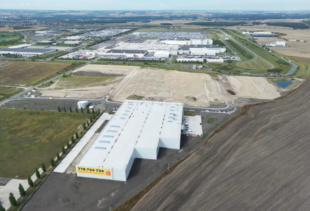 Skladový prostor - KOLÍN - 3 500 m2 rozestavěno (1)