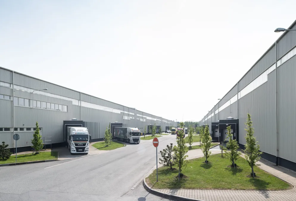 Skladový prostor - PRAHA západ u letiště - od 4 000 m2 - Kněževes (2)