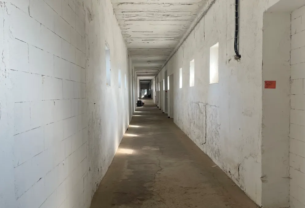 Skladový prostor - CHARVATCE - dostupné haly o 1 500 m2 - Podbradec (5)