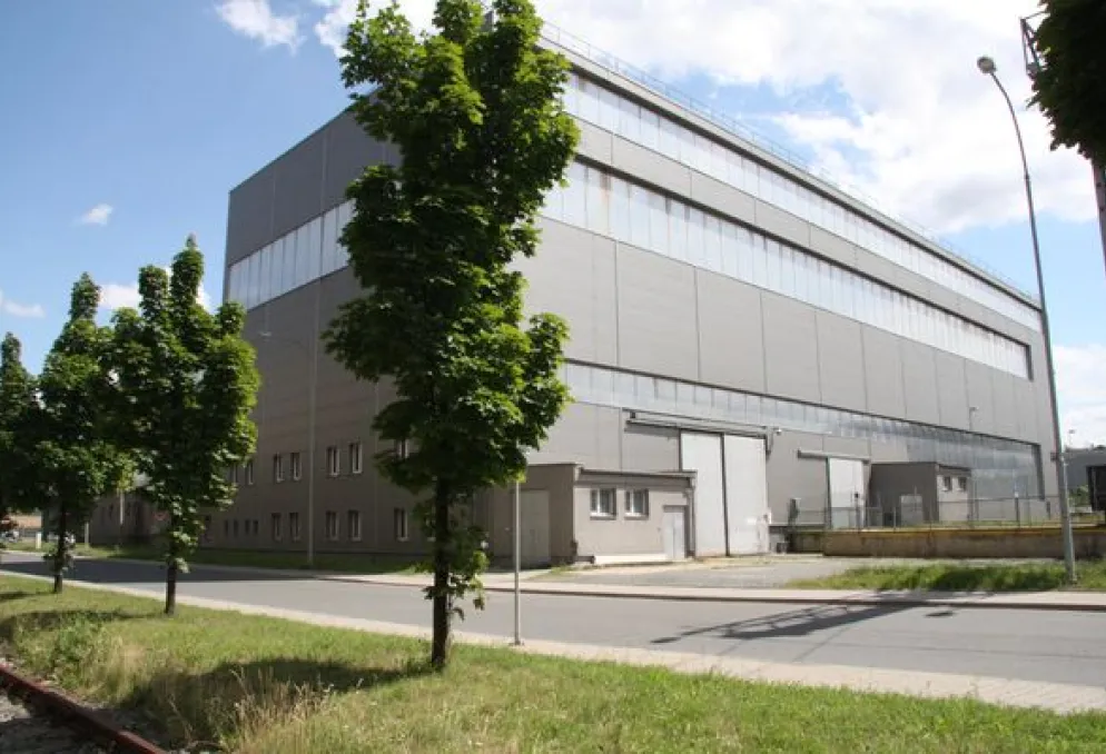 Skladový prostor - PLZEŇ BORSKÁ POLE - prostory s jeřábem ihned k dispozici - Skvrňany (1)