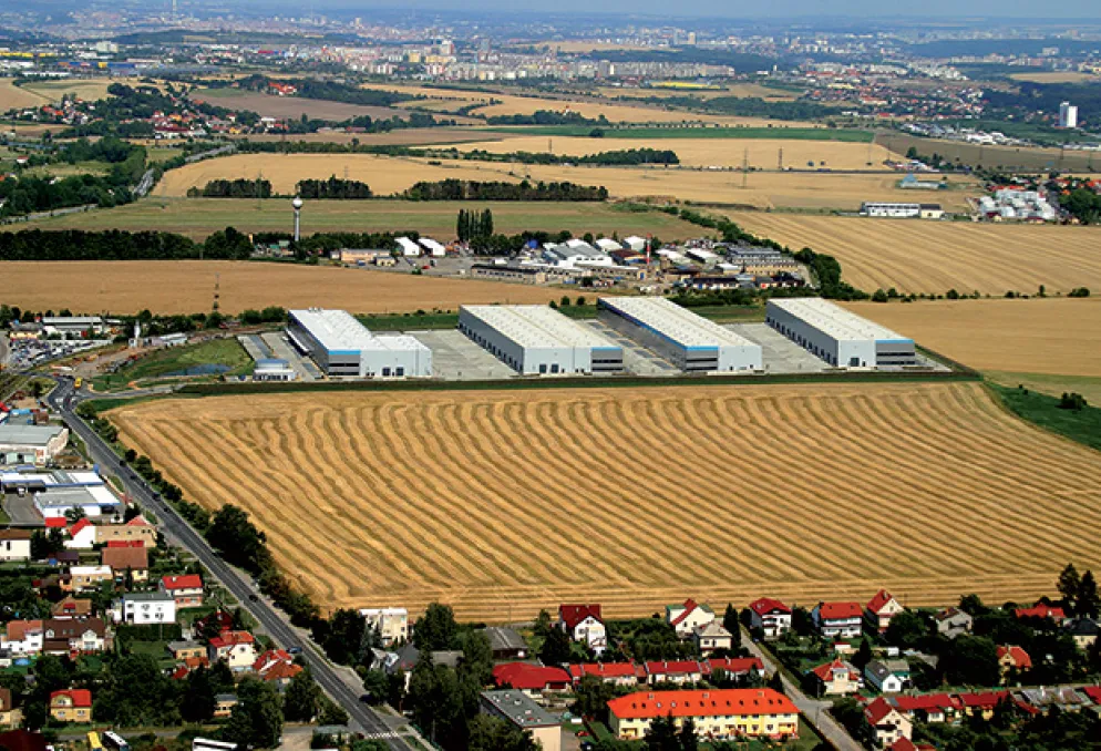 Skladový prostor - CHRÁŠŤANY - 4 000 m2 k dispozici - Chrášťany (2)