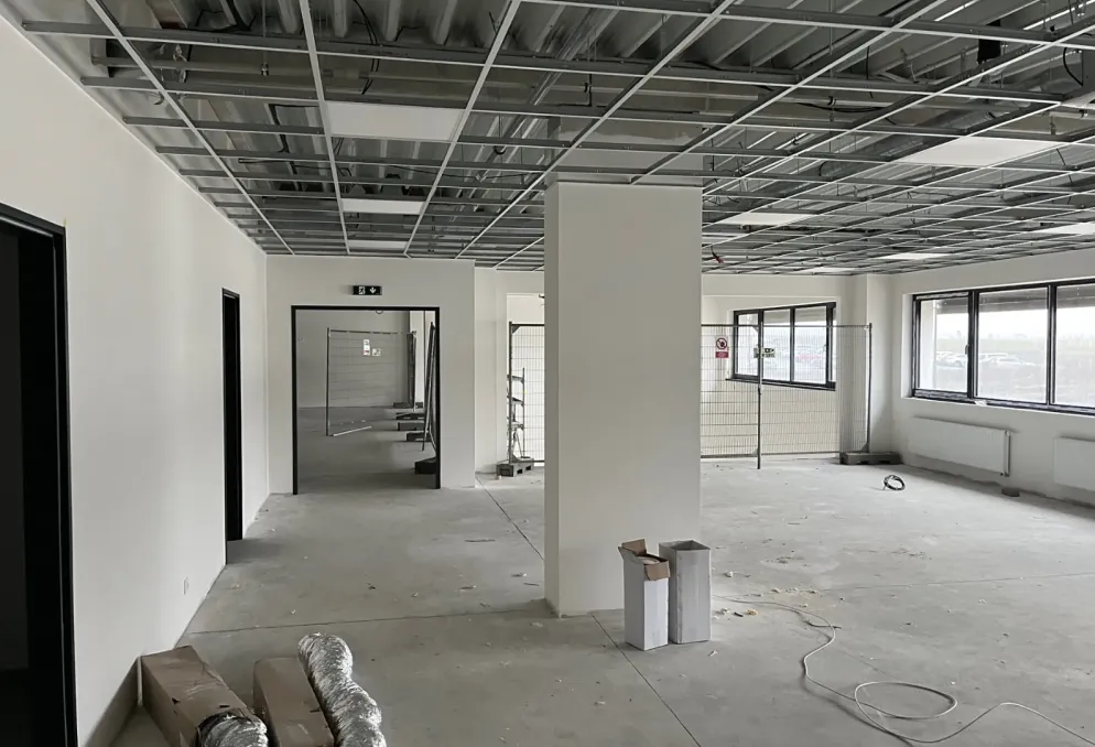 Skladový prostor - TUCHOMĚŘICE - SHOWROOM, OBCHOD, KANCELÁŘ - Tuchoměřice (2)