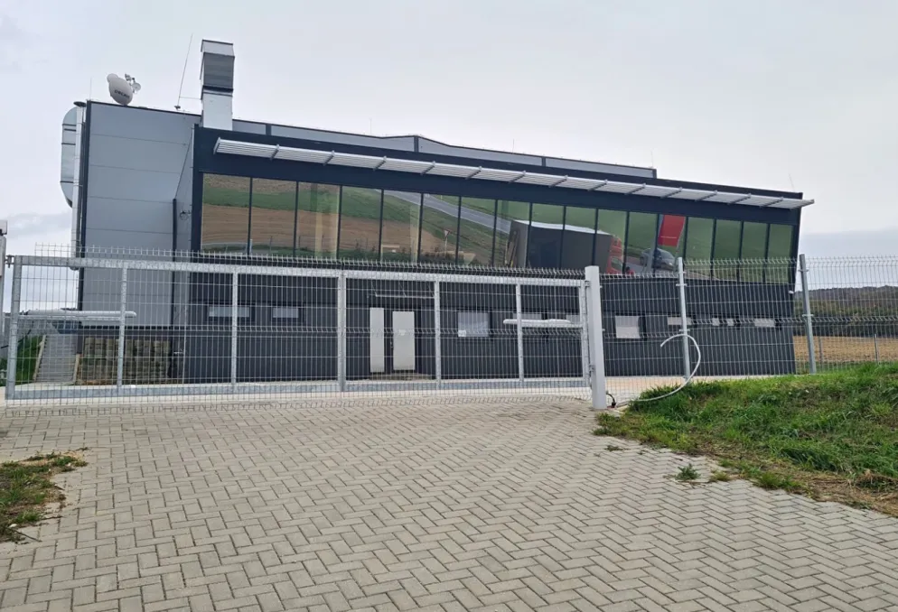 Skladový prostor - BYSTŘICE POD LOPENÍKEM - Bystřice pod Lopeníkem (1)