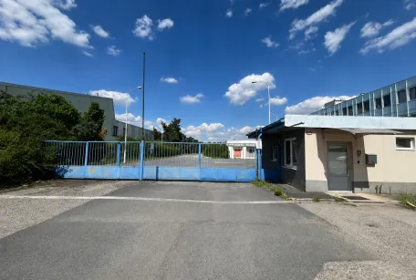 BRANDÝS NAD LABEM - skladové prostory IHNED k dispozici