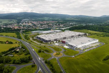 Skladový prostor - OSTROV SOUTH - vydané stavební povolení - Ostrov (1)