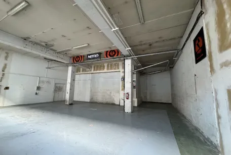 Skladové prostory - JANKOVCOVA - prostor 240 m2