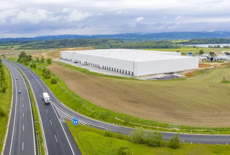 Skladový prostor - CHEB - 21 000 m2 k dispozici - Obilná (1)