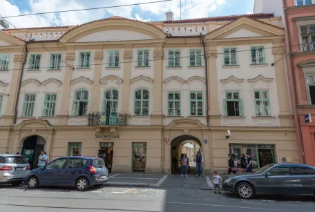 Harrachovský palác