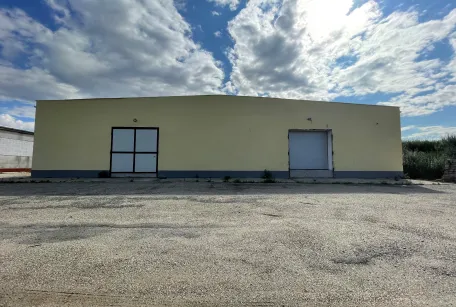 CHARVATCE - dostupné haly o 1 500 m2