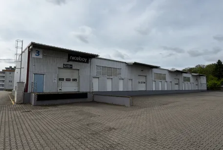 UHŘÍNĚVES - skladové prostory 1 800 m2