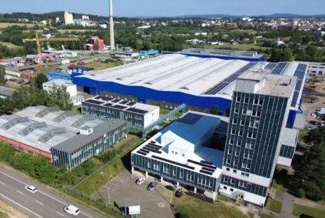 BENEŠOV - skladové a výrobní prostory s jeřábem