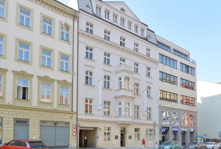 Politických vězňů 10 (Newton House)