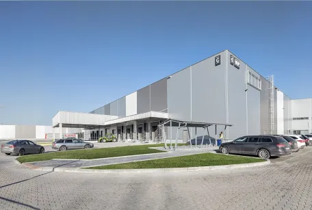CHOMUTOV - dostupná hala 5 000 m2